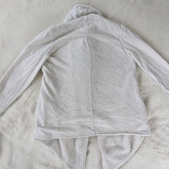 🌷3/15🌷 Gaiam light gray sherpa athleisure cardigan size XS - Picture 3 of 7